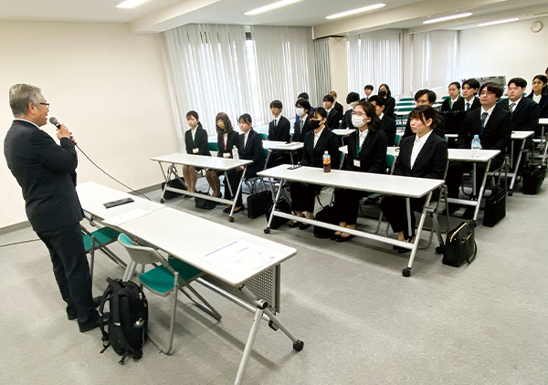 面接、履歴書作成も一人ひとりへ丁寧にアドバイス